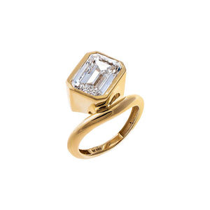 Lab Grown Diamond Emerald Bezeled Pinky Ring 14K