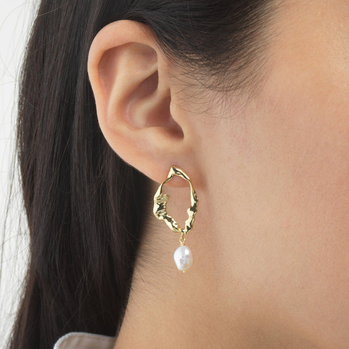  Pearl Wavy Stud Earring - Adina Eden's Jewels